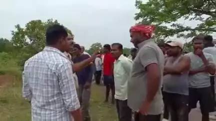 बिंद्रानवागढ़ गरियाबंद: छूरा में शराब के पेग बनाने में देरी बनी दोस्त की हत्या का कारण, दोस्त ने कुल्हाड़ी से की हत्या और शव को घर के बाहर फेंका