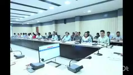 बैकुंठपुर: कोरिया कलेक्टर ने जिले में लंबित प्रकरणों के समय पर निराकरण के लिए दिए निर्देश