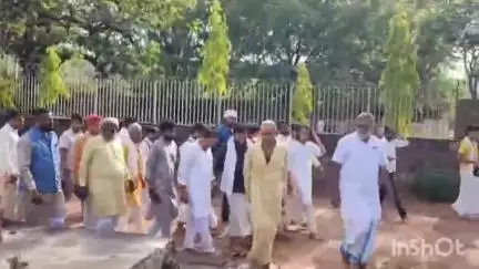पटेरा: कुंडलपुर के प्रसिद्ध माता रुक्मणी मठ पहुंचे दादा गुरु जी महाराज, मंत्री प्रहलाद पटेल ने भी किए दर्शन