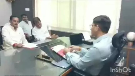 जबलपुर: ईओडब्ल्यू कार्यालय पहुंचकर कांग्रेस पार्षद दल ने दिया आवेदन, नगर निगम पर भ्रष्टाचार का आरोप, जांच की मांग