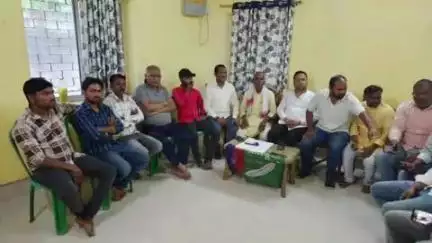बेरमो: मकोली में आजसू पार्टी फुसरो नगर समिति की बैठक आयोजित