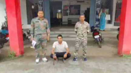 लैलूंगा: लैलूंगा पुलिस ने दुष्कर्म के मामले में पिछले 6 वर्षों से फरार आरोपी को सलखिया से किया गिरफ्तार
