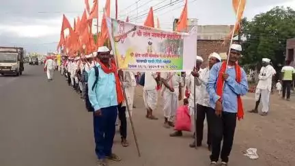 औंढा नागनाथ: संत नामदेव यांच्या पायी दिंडी पालखी सोहळ्याचे औंढा शहरातील बाजार समिती जवळ उत्साहात स्वागत