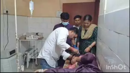 नारायणपुर: रामनगर में सड़क दुर्घटना में एक महिला घायल, सीएचसी नारायणपुर में हुआ उपचार