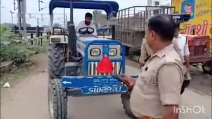 कासगंज: जिले में यातायात पुलिस ने चलाया विशेष अभियान, 4 ट्रैक्टर-ट्राली सीज, 87 वाहनों के काटे चालान