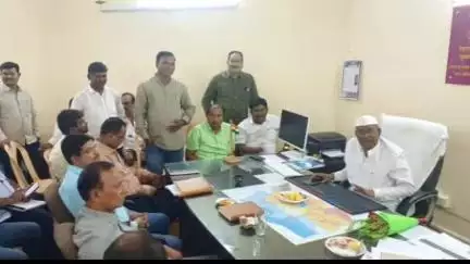 गडचिरोली: खासदार डॉ. नामदेव किरसान यांची न. प. गडचिरोली येथे  आढावा बैठक संपन्न