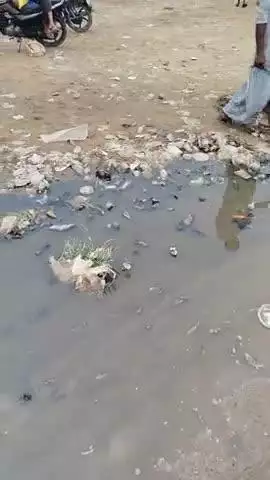 ग्राम पंचायत सुखौरा विकास क्षेत्र समरेर तहसील दातागंज जिला बदायूं। भरे हुए नाले के कारण पानी का आवागमन बिल्कुल बंद।