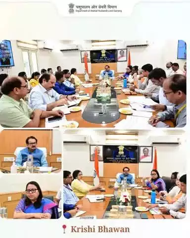 Prof. S.P. Singh Baghel, Hon’ble Minister of State for Fisheries, Animal Husbandry & Dairying, Government of India, chaired a review meeting on key schemes of the Department of Animal Husbandry and Dairying.