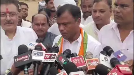 धमतरी: लीलर रेत खदान का छत्तीसगढ़ प्रदेश कांग्रेस अध्यक्ष दीपक बैज ने किया निरीक्षण, अवैध रेत खदान को लेकर शासन-प्रशासन को घेरा