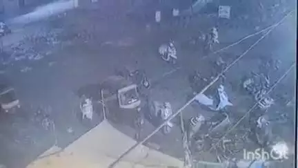 वाशिम: महात्मा फुले भाजी मंडईच्या पार्किंग जागेतून मधून लाल रंगाची स्प्लेंडर ही दुचाकी चोरीला