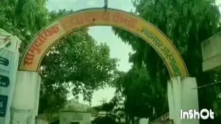 मदनपुर: छेछानी गांव के समीप अनियंत्रित होकर ट्रैक्टर पलटा, चालक समेत 2 लोग घायल
