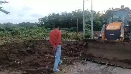 উদয়পুর: উদয়পুরে ৫১ পীঠের রেপ্লিকা তৈরির জন্য নির্ধারিত জমির সামনেই চলছে সরকারি জায়গা দখল