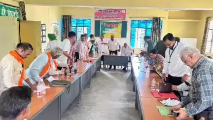ललितपुर: कृषि विज्ञान केन्द्र खिरिया मिश्र में किसान दिवस का आयोजन