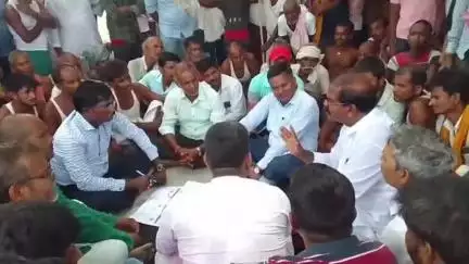 मोरवा: बाजीतपुर करनैल में बनेगा अंडरपास, पूर्व विधायक की पहल के बाद लोगों ने सत्याग्रह स्थगित किया