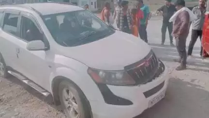 मैहर माँ शारदा मंदिर से लौट रहा परिवार NH-30 बरहिया के पास दुर्घटनाग्रस्त, चार घायल