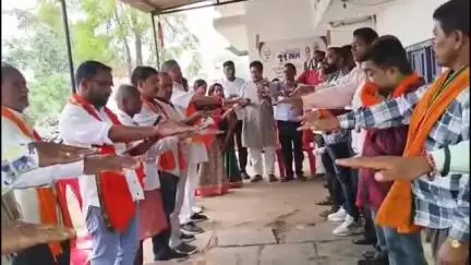 जांजगीर: खोखसा में भाजपा मंडल जांजगीर का 'विकसित भारत संकल्प सभा एवं जन चौपाल' सफलतापूर्वक संपन्न हुआ
