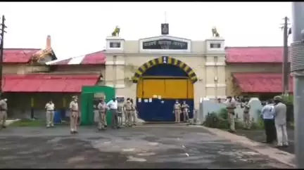 नागपूर शहर: नागपूर मध्यवर्ती कारागृहात चप्पल मध्ये गांजा लपवून नेणाऱ्या आरोपी विरुद्ध गुन्हा दाखल : अनामिका मिर्झापुरे वरिष्ठ पोलीस