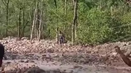 पूर्णागिरि: टनकपुर क्षेत्रांतर्गत बाटनागाड़ में बारिश के कारण पूर्णागिरि मार्ग एवं टनकपुर-जौलजीबी मार्ग बंद, सैकड़ों यात्री फंसे