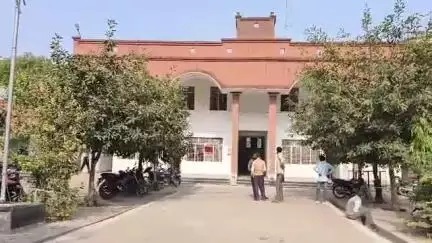 मौदहा: मौदहा में जमीनी विवाद नहीं रुक रहे, फिर आया नया मामला