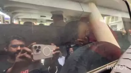 മൂവാറ്റുപുഴ: വാഹന പരിശോധനയ്ക്കിടെ എസ്.ഐയെ കാറിടിച്ച് കൊല്ലാൻ ശ്രമിച്ച പ്രതി മൂവാറ്റുപുഴ കോടതിയിൽ കീഴടങ്ങി