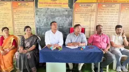 चामोर्शी: वालसरा गावात आमदार मिलिंद नरोटे यांनी भेट देऊन जाणल्या ग्रामस्थांच्या समस्या