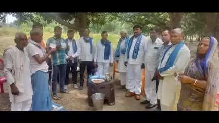 निज़ामाबाद: चमराडीह गांव में बहुजन समाज पार्टी के कार्यकर्ताओं ने की बैठक