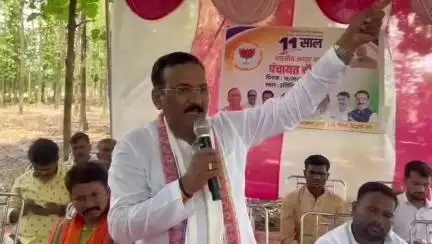 इटवा: इमलिया में भाजपा की ओर से पंचायत चौपाल कार्यक्रम का किया गया आयोजन, पूर्व बेसिक शिक्षामंत्री रहे मौजूद