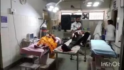 कटनी नगर: सुर्खी मोड इलाके में तेज रफ्तार मोटरसाइकिल अनियंत्रित होकर दुर्घटनाग्रस्त, पति-पत्नी घायल