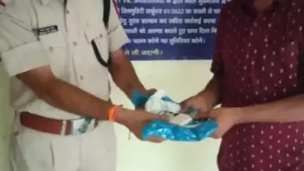 गया टाउन सीडी ब्लॉक: गंगा सतलज एक्सप्रेस में छूटा यात्री का सामान, गया रेलवे जंक्शन पर RPF टीम ने बरामद कर सौंपा