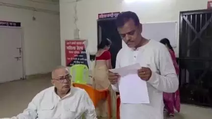 औरंगाबाद: शहर के गेट स्कूल के बगल वाली रोड में बाइक सवार से दो बदमाशों ने चाकू की नोक पर सोने की चेन और अंगूठी छिनी, फरार