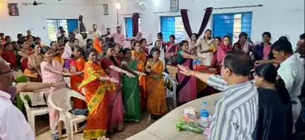 दाड़ी: मिश्राइनमोड़ा में धरती आबा जनजातीय ग्राम उत्कर्ष अभियान के तहत पंचायत सचिवालय में शिविर का आयोजन