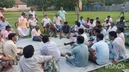 রতুয়া ১: বাটনা এলাকায় তৃণমূল নেতৃত্বকে সাথে নিয়ে আয়োজিত হল ব্লক নেতৃত্বের সভা