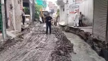 सहारनपुर: बड़तला यादगार में नाली निर्माण का कार्य पूरा न होने के चलते क्षेत्रवासियों को करना पड़ रहा दिक्कतों का सामना #jansamasya