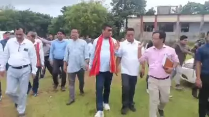 জামপুইজলা: জন্ম জয়নগর হায়ার সেকেন্ডারি স্কুলে গার্লস হোস্টেলের শিলান্যাস