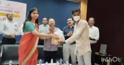 लातूर: आशादीप परिवार आणि मनपाच्या संयुक्त विद्यमाने  
१२१ टीबी रुग्णांना पोतदार हॉस्पिटल येथे दिले न्यूट्रिशनल सपोर्ट किट