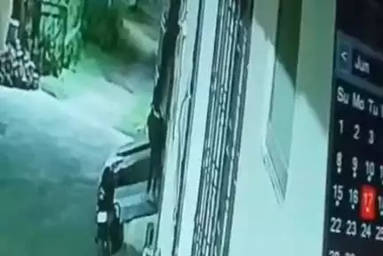 रूड़की: डिफेंस कॉलोनी में एक मकान का ताला तोड़कर अज्ञात चोरों ने लाखों की चोरी की, सीसीटीवी कैमरे में कैद हुए चोर