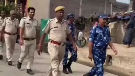 गंगधार: उन्हेल क्षेत्र में पुलिस और आरएएफ बटालियन ने संवेदनशील व मुख्य मार्गों पर निकाला फ्लैग मार्च