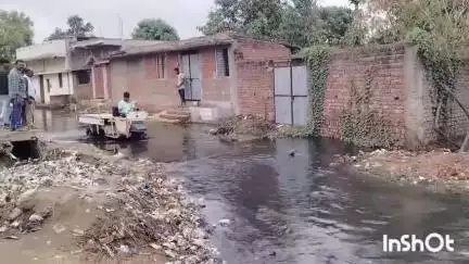 दाउदनगर: शहर के बालूगंज जाने वाले रोड में भीषण जल जमाव के कारण नागरिकों की बढ़ी परेशानी, आंदोलन की दी चेतावनी #Jansamasya