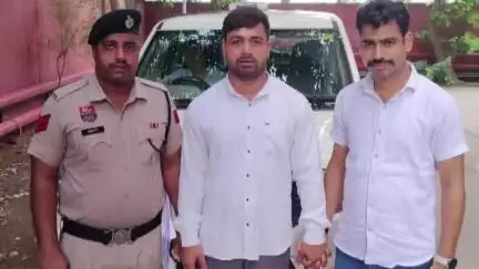 रेवाड़ी: रेवाड़ी पुलिस ने ऑनलाइन ट्रेडिंग के नाम पर लाखों की ठगी करने के मामले में एक आरोपी को गिरफ्तार किया