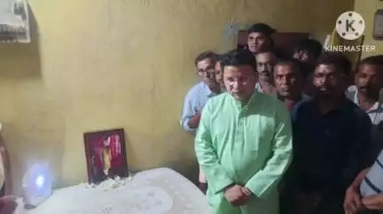 জয়পুর: বিজেপি দলের কর্মীর মৃত্যু চৌকিবেড়া গ্রামে পরিবার কে সমবেদনা জানাতে উপস্থিত সাংসদ