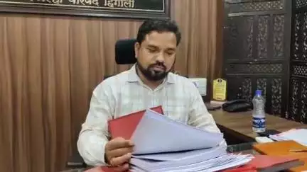 हिंगोली: जिल्हा परिषद कार्यालय येथे, जिल्ह्यातील ग्रामपंचायत यांना सोयी सुविधा व एकच रंग उपमुख्य कार्यकारी अधिकारी यांची माहिती