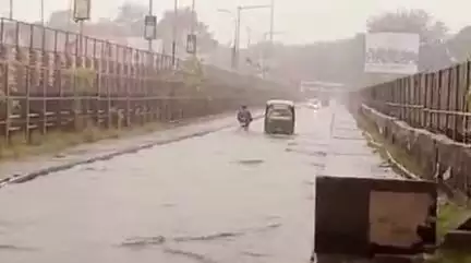 गोलमुरी-सह-जुगसलाई: कोल्हान समेत झारखंड में लगातार बारिश से जनजीवन अस्त-व्यस्त, क्षेत्र जलमग्न