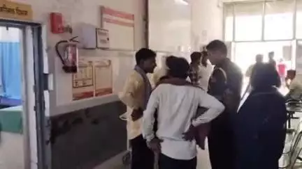 चंदौली: सुंडेहरा में मकान का पिलर देते समय एक युवक को हाईटेंशन तार से लगा करंट, हुई मौत