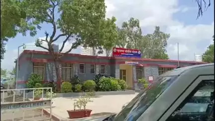 माण: शाळेत पालक मेळावा सुरू असताना केली चोरी; अवघ्या दोन तासात म्हसवड पोलिसांनी ठोकल्या बेड्या