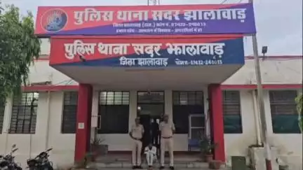 झालरापाटन: सदर पुलिस और डीएसटी ने नाकेबंदी के दौरान जरैल चौकी रोड से 1 किलो 118 ग्राम गांजा किया जब्त, एक मुलजिम को किया गिरफ्तार