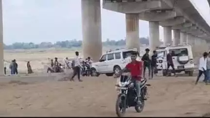 कोईलवर: आगामी वर्षा ऋतु में कोईलवर सोन नदी इलाके में अवैध बालू खनन पर रोक के लिए ड्रोन से किया गया निरीक्षण