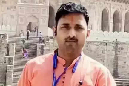 सकलडीहा: चंदौली के कमालपुर से कंप्यूटर शिक्षक लापता, सुबह टहलने के लिए निकले थे, परिजनों ने थाने में दी तहरीर