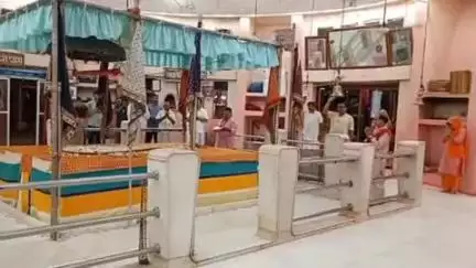 खंडवा नगर: दादाजी धूनी वाले मंदिर में मंगला आरती का हुआ भव्य आयोजन