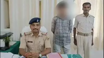 मोतिहारी: जिले के तुरकौलिया थानाध्यक्ष सुनील कुमार के नेतृत्व में पुलिस ने 2019 से फरार स्प्रीट माफिया राज कुमार को किया गिरफ्तार