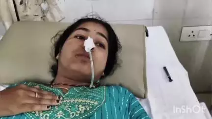 బాకీ తీసుకుని చెల్లించకుండా మోసం చేస్తున్నారని పట్టణంలో మహిళ నిద్రమాత్రలు మింగి ఆత్మహత్యాయత్నం
